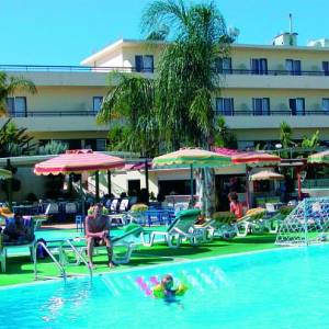 Hotel Romanza Mare I.