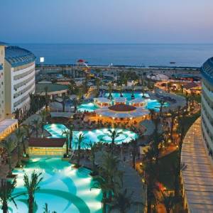 Hotel Crystal Admiral Suites & SPA