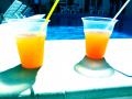 Miešané drinky pri bazéne, ktoré boli fakt skvelé :)